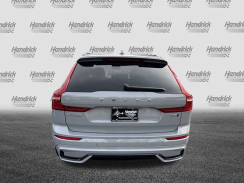 Certified 2025 Volvo XC60 B5 Plus image 9