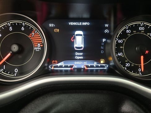 Used 2018 Jeep Cherokee Trailhawk w/ Cold Weather Group AWD/4WD image 13