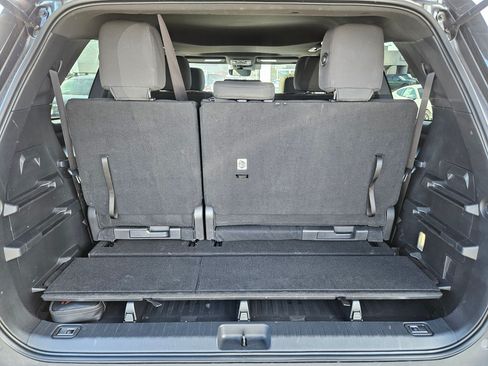 Used 2025 Toyota Sequoia SR5 AWD/4WD image 32