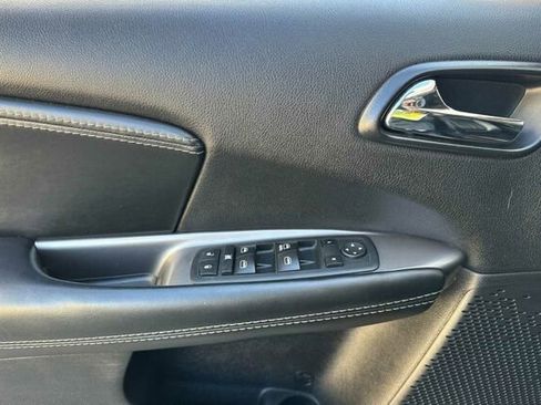 Used 2017 Dodge Journey Crossroad image 8