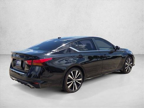 Used 2022 Nissan Altima 2.0 SR FWD image 5