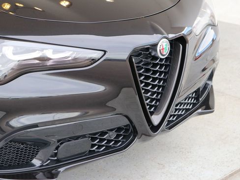 New 2025 Alfa Romeo Stelvio Sprint image 12