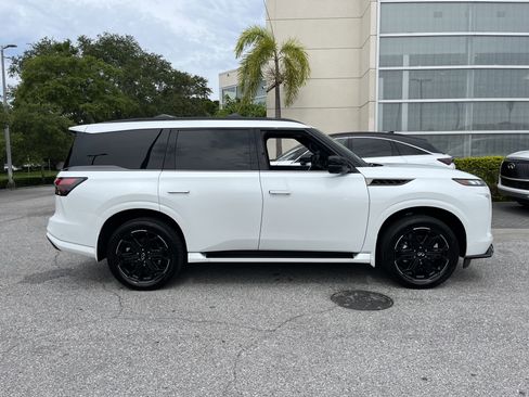 Certified 2026 INFINITI QX80 4WD image 11
