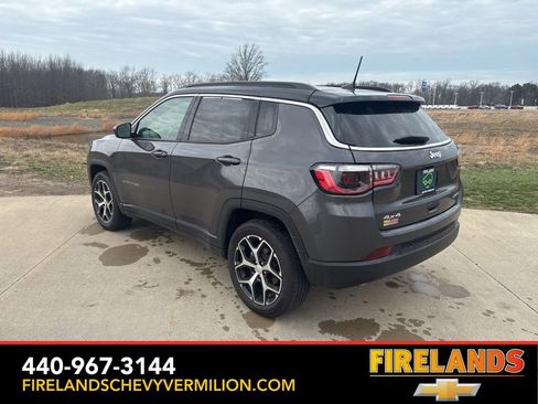 Used 2024 Jeep Compass Limited image 7