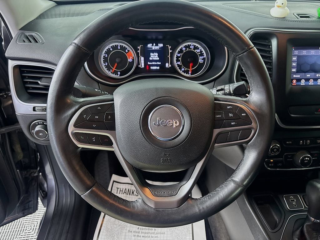 Used 2019 Jeep Cherokee Latitude Plus FWD image 12