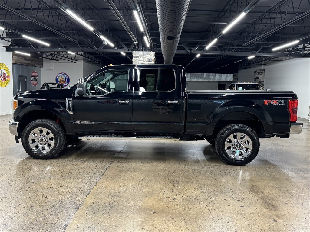 Used 2017 Ford F250 Lariat w/ Lariat Ultimate Package AWD/4WD image 4