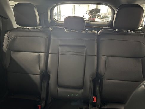 Used 2022 Ford Explorer XLT w/ Equipment Group 202A image 23