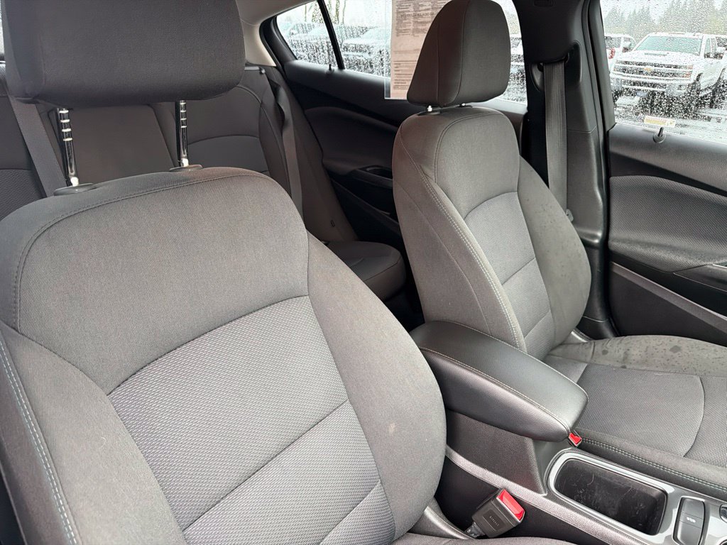 Used 2018 Chevrolet Cruze LT w/ Convenience Package FWD image 26