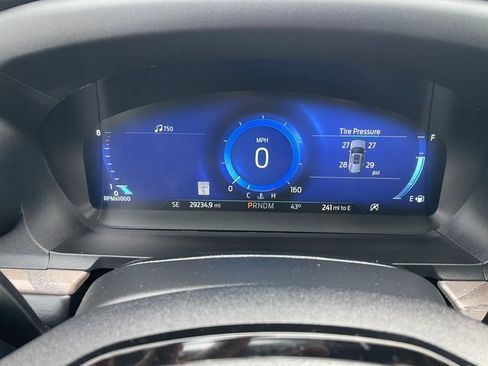 Certified 2021 Ford Explorer Platinum w/ Equipment Group 601A image 18