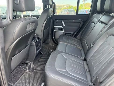Used 2022 Land Rover Defender 110 X-Dynamic SE AWD/4WD image 10