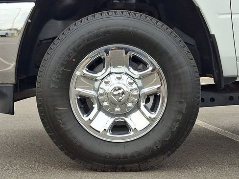 Used 2024 RAM 2500 Tradesman w/ Chrome Appearance Group image 8