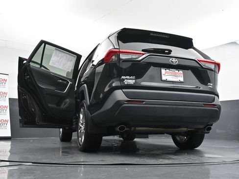 Used 2023 Toyota RAV4 XLE Premium image 44