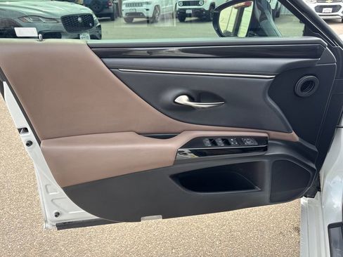 Used 2022 Lexus ES 350 w/ Accessory Package FWD image 10