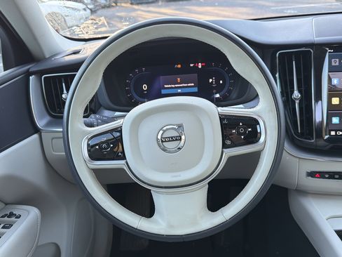 Certified 2023 Volvo XC60 B5 Core w/ Climate Package image 18