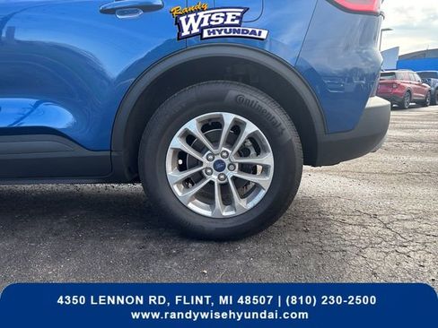 Used 2022 Ford Escape SE w/ Cold Weather Package FWD image 30