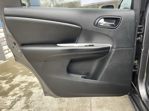 Used 2015 Dodge Journey SXT w/ Flexible Seating Group image 14