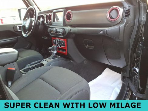 Used 2021 Jeep Gladiator Sport image 9