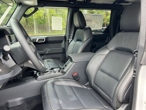 New 2026 Ford Bronco Badlands image 13