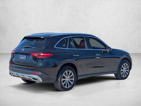 Used 2024 Mercedes-Benz GLC 300 image 5