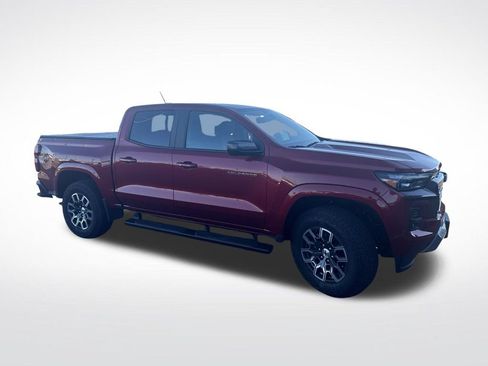 Used 2025 Chevrolet Colorado Z71 w/ Technology Package AWD/4WD image 4