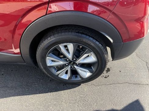 Used 2022 Chevrolet Bolt EUV LT w/ Convenience Package image 5