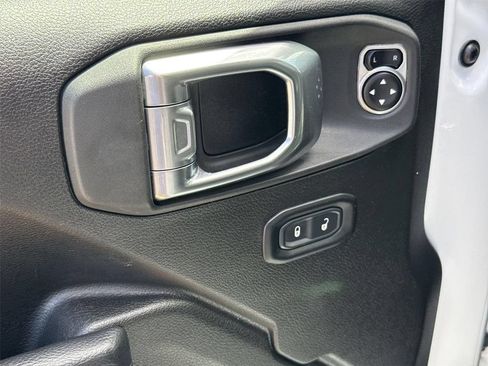 Used 2025 Jeep Wrangler Unlimited Sport AWD/4WD image 21