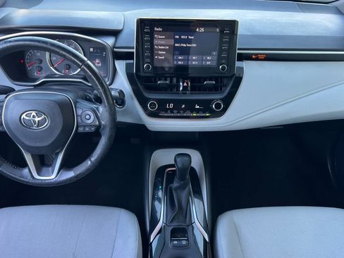 Used 2019 Toyota Corolla SE image 3