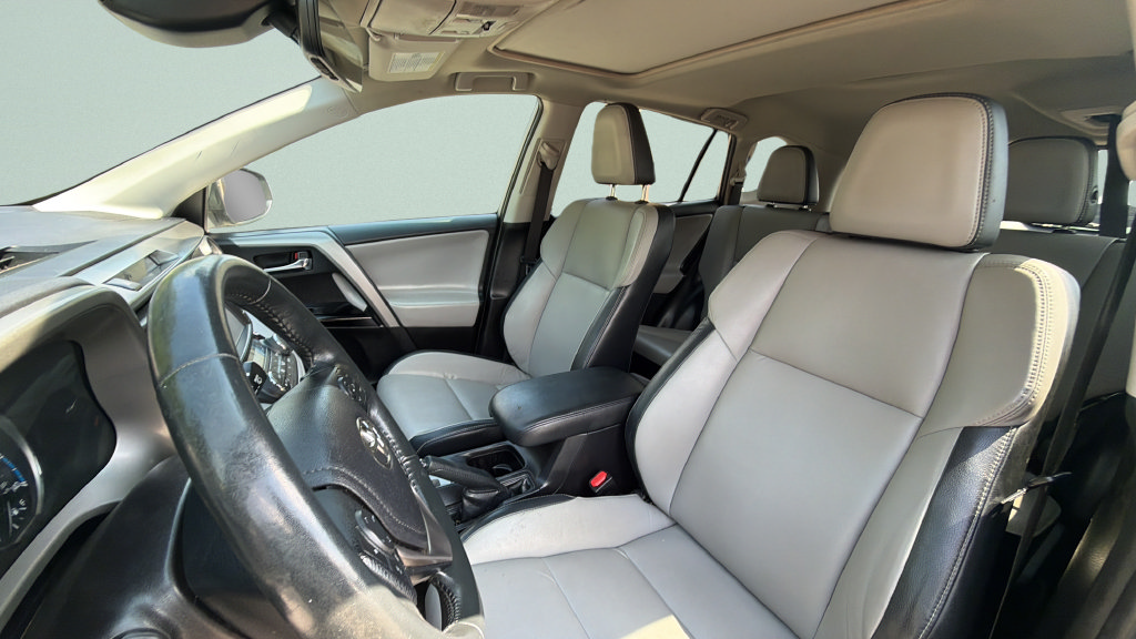 Used 2018 Toyota RAV4 Limited w/ Advanced Technology Package AWD/4WD image 26
