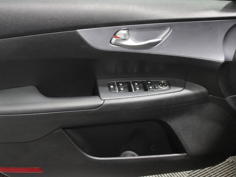 Used 2024 Kia Forte LXS image 3