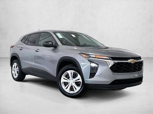 Used 2024 Chevrolet Trax LS FWD image 12