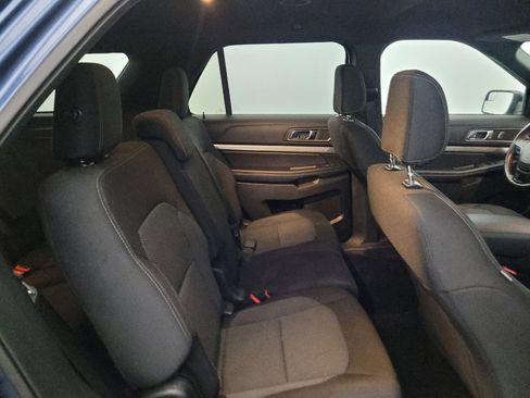 Used 2018 Ford Explorer XLT AWD/4WD image 19