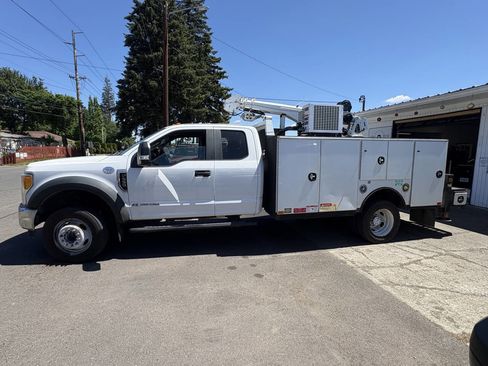 Used 2017 Ford F550 2WD SuperCab Super Duty image 3
