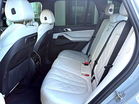 Used 2024 BMW X5 xDrive40i w/ M Sport Package AWD/4WD image 8
