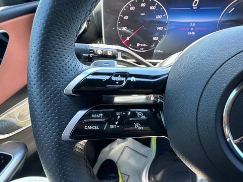 Used 2025 Mercedes-Benz GLC 350e 4MATIC image 22
