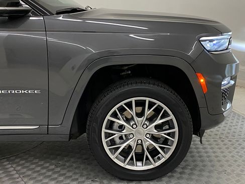 Used 2022 Jeep Grand Cherokee Summit image 10