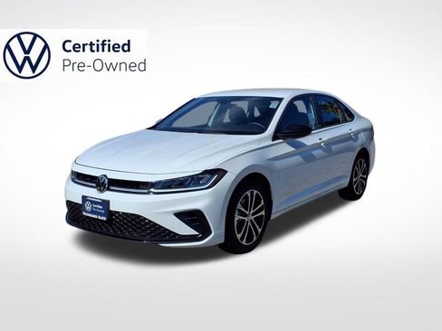 Certified 2025 Volkswagen Jetta Sport image 1
