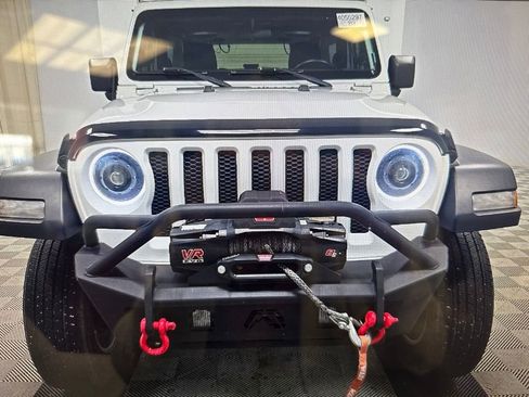 Used 2020 Jeep Wrangler Sport AWD/4WD image 2