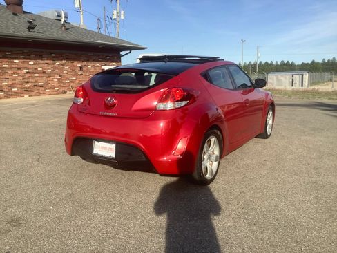 Used 2014 Hyundai Veloster w/ Style Package 02 FWD image 9