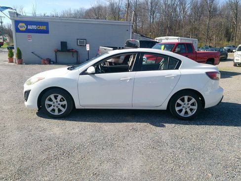 Used 2010 MAZDA MAZDA3 i Touring image 27