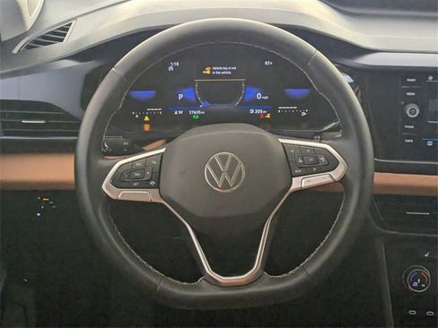 Used 2022 Volkswagen Taos SE image 8