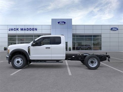 New 2025 Ford F550 4x4 SuperCab Super Duty w/ XL Chrome Package image 3