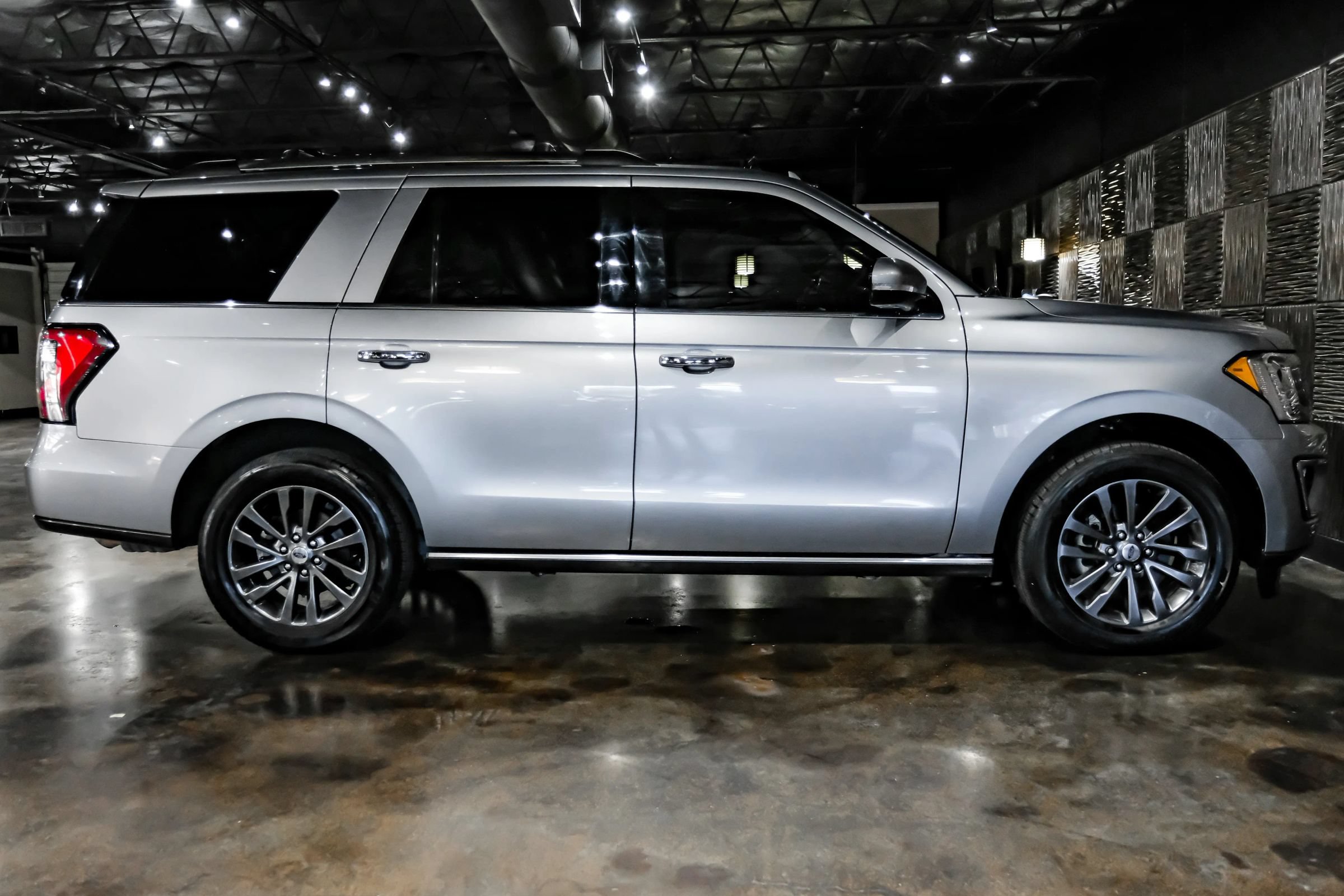 Used 2021 Ford Expedition Limited RWD image 7