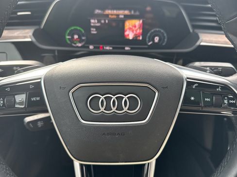 Used 2022 Audi e-tron Prestige w/ Prestige Package image 25