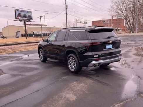 Certified 2025 Chevrolet Traverse LT w/ Driver Confidence Package image 6