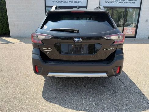 Used 2022 Subaru Outback Limited AWD/4WD image 3