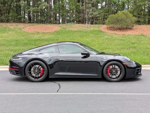Certified 2023 Porsche 911 Carrera GTS RWD image 25