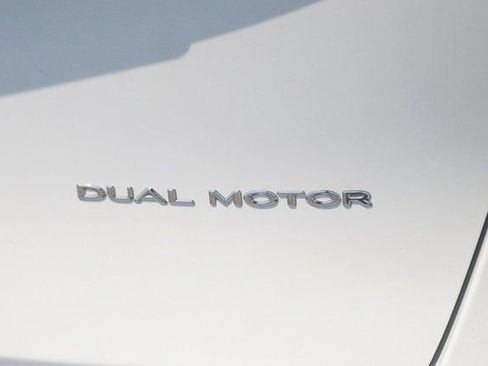 Used 2021 Tesla Model Y Long Range image 9