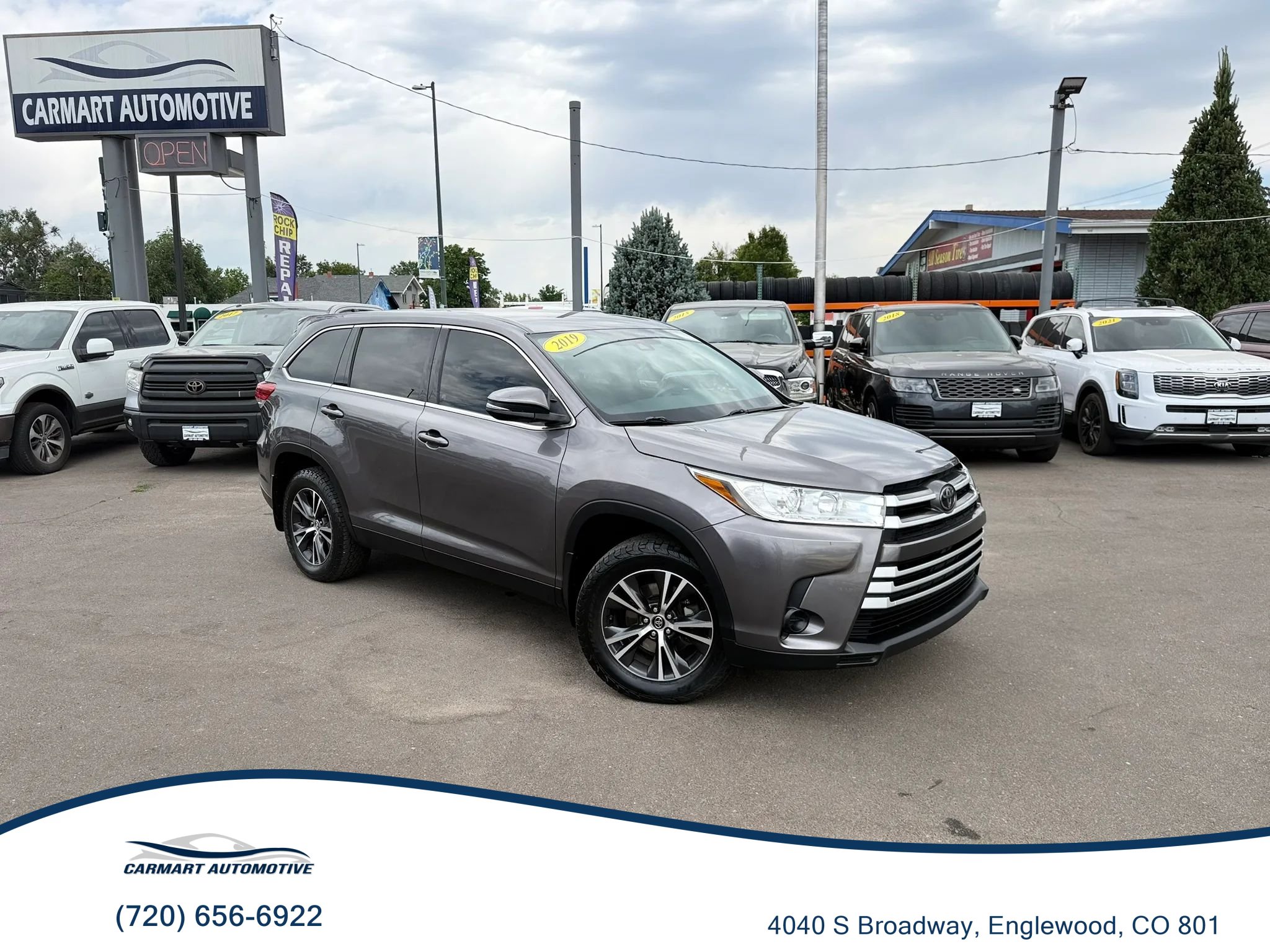 Used 2019 Toyota Highlander LE AWD/4WD image 1