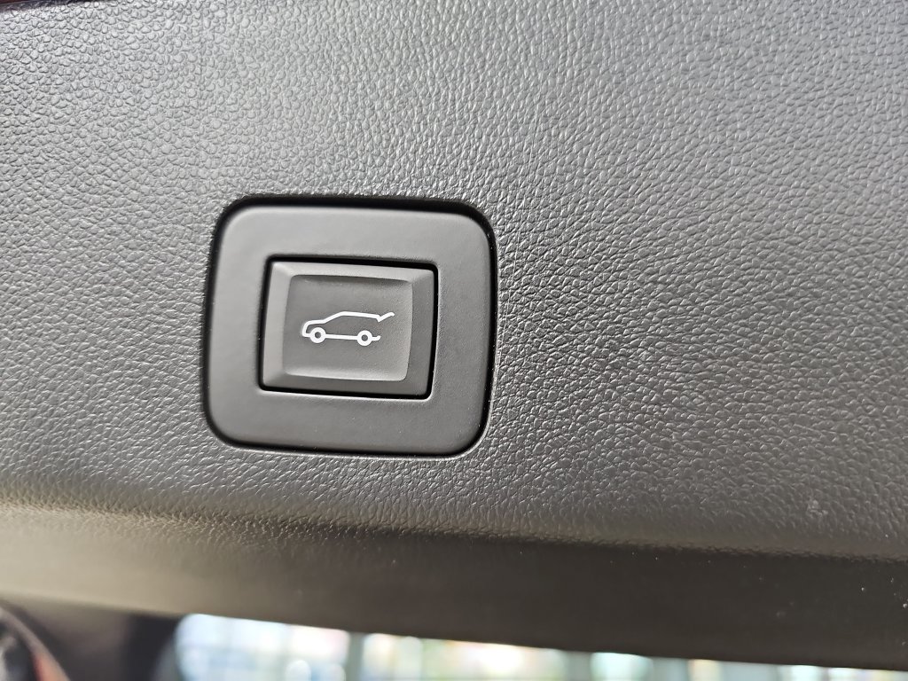 Certified 2024 Buick Encore GX Preferred w/ Comfort Package FWD image 17