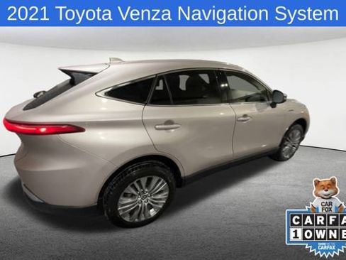 Used 2021 Toyota Venza Limited image 8